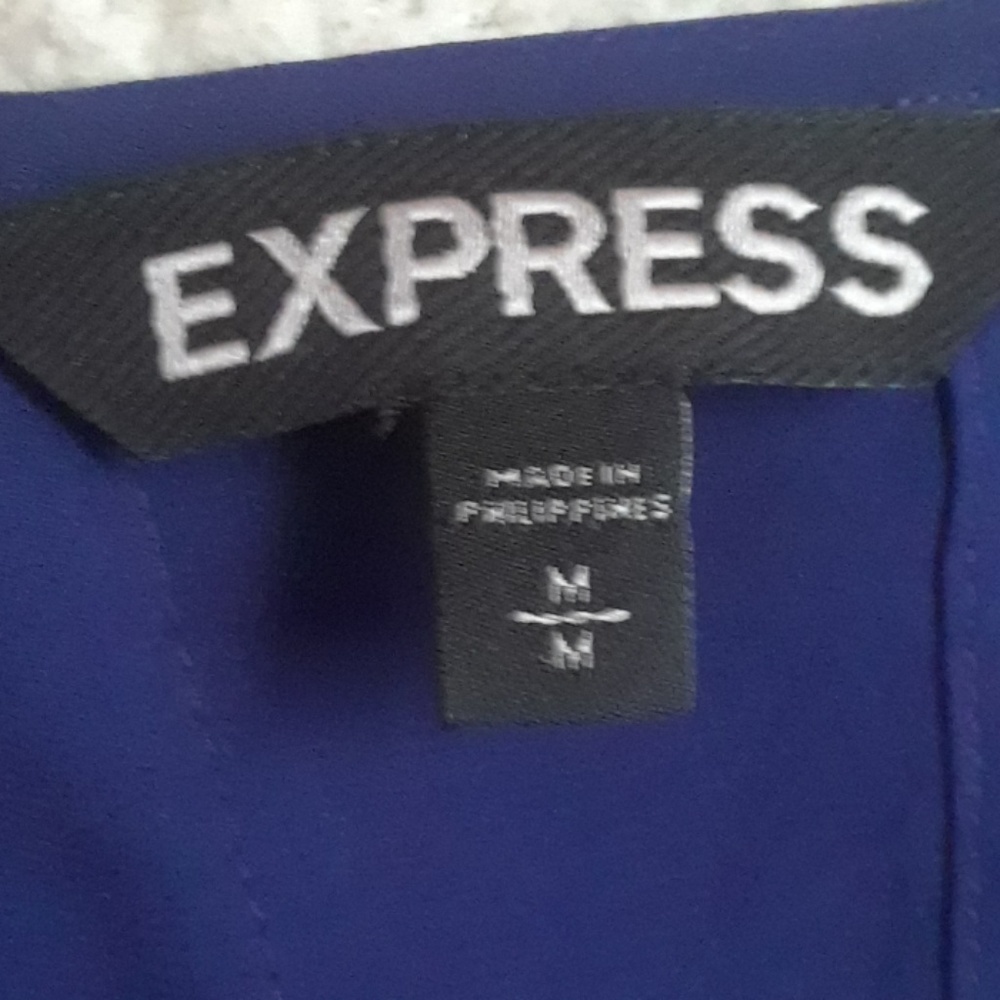 blouse - Picture 2 of 5